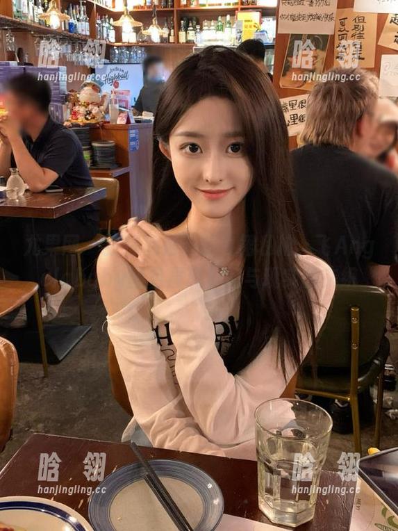 尤果网-飞Angelababy 尤果网 - 独特视角下的白裙私拍,飞Angelababy图包展现梦幻与现实的交织