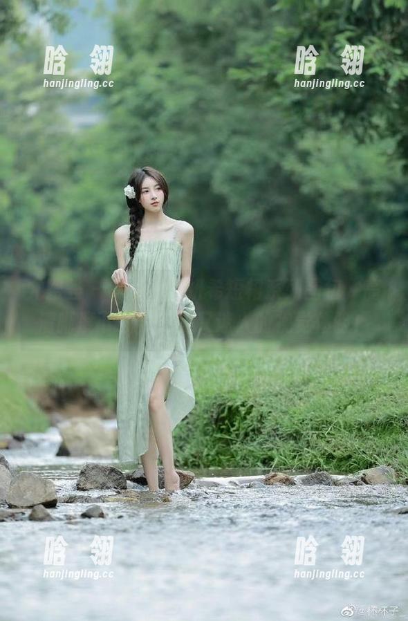 尤蜜荟-Carol周妍希 尤蜜荟 - Carol周妍希短裙系列图包,高清晰度下载,有趣又迷人的视觉体验!