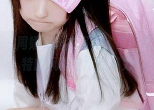 尤蜜荟 – 周妍希泳衣写真，原图展现她独特的风格与个性魅力