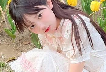 尤蜜荟 – 娜露selena甜心新作美图更新，尽显她独特的优雅与风情！