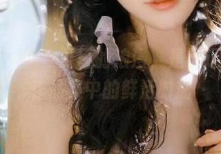 尤蜜荟 – 感受夏日的浪漫，是小逗逗写真作品集中的鲜活时刻