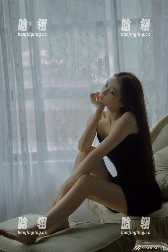 尤蜜荟-熊小诺 尤蜜荟 - 深入熊小诺黑色写真全集,原图展现不可思议的时尚魅力