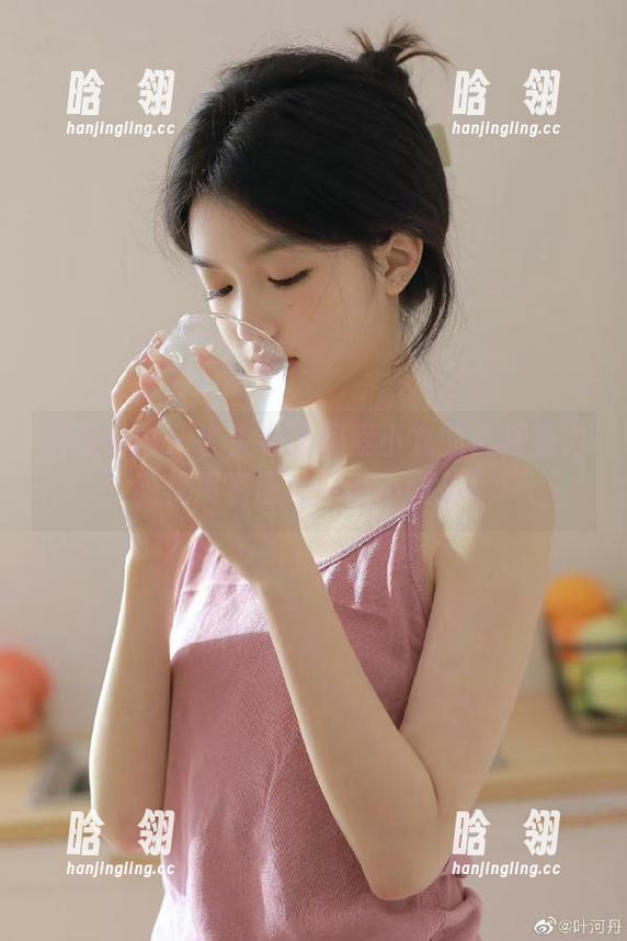 异思趣向-小九 异思趣向 - 快来在线探索小九的白裙魅力,优质资源让你目不暇接!
