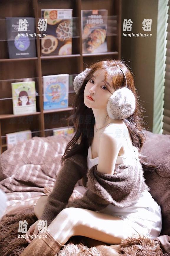 推女神-梁莹Sugar 推女神 - 体操服美图里的梁莹Sugar,展现完美身姿,我却只能在一旁默默羡慕