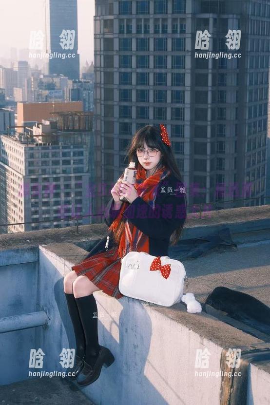 推女神-金BABY 推女神 - “金BABY皮衣”图集:精选那些让人心跳加速的诱惑大片