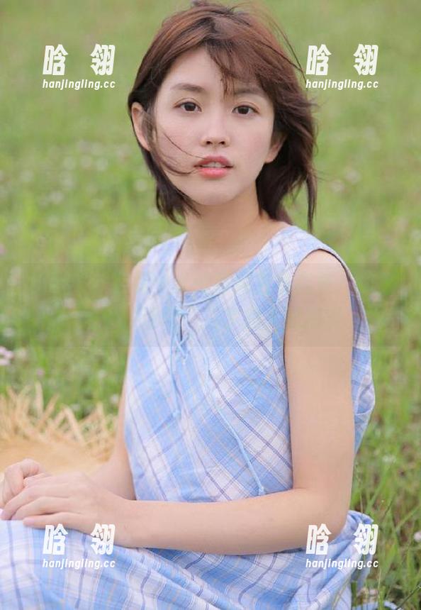 微密圈 - 提袜少女最新纯白写真集，简直是对‘清纯’二字的大胆挑衅