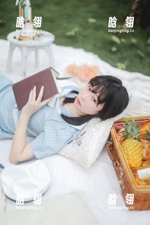 探索是依酱呀的蕾丝内衣写真集，感受甜美与优雅的完美结合！
