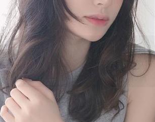 探索木之本果的世界！高清下载她的女孩写真，让你惊叹不已！