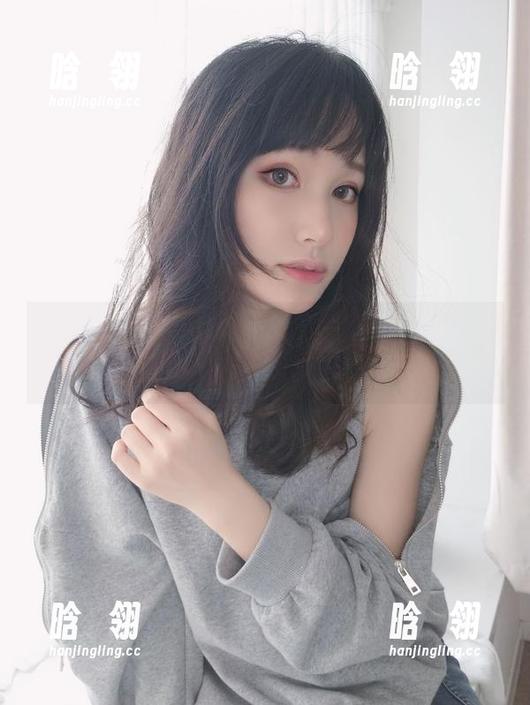 木之本果 探索木之本果的世界!高清下载她的女孩写真,让你惊叹不已!