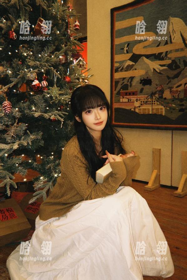 梦丝女神 - 感受雪馨女神的魅力：精选原图展现她的风格与个性