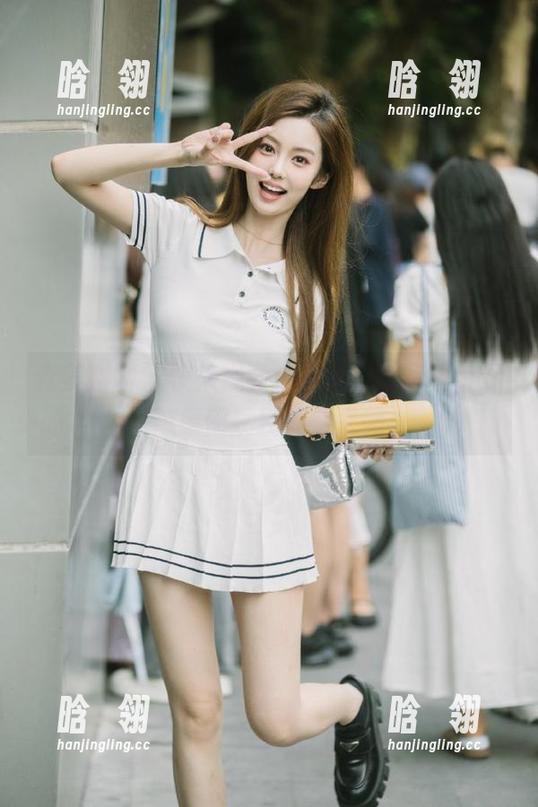 森萝财团-小梓 森萝财团 - 快来观看小梓的睡衣写真,细腻原图展现真实之美