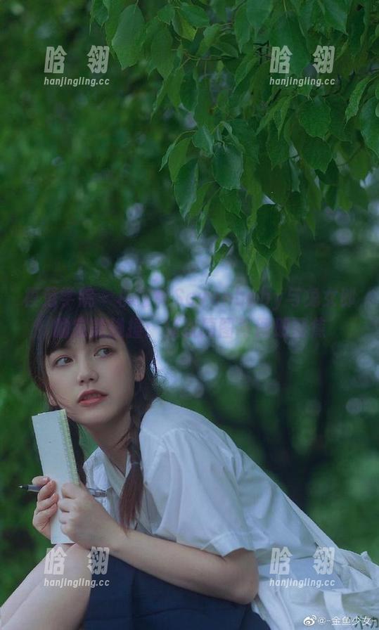 模范学院 - 柳侑绮Sevenbaby与兔女郎的完美碰撞：精致原图与图册聚焦