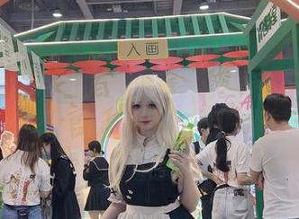 樱落Selena的视觉诗篇：爱宕花嫁系列图片分享，感受浓浓的浪漫氛围。