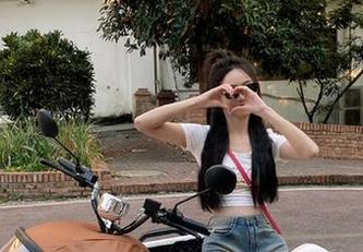 微密圈 – 精选图库：汤圆可甜了用眼镜打造搞笑写真，确保你笑到不行！
