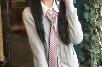 爱蜜社 – 小宝酱携手女友，献上超美写真套图，甜蜜与温暖瞬间捕捉