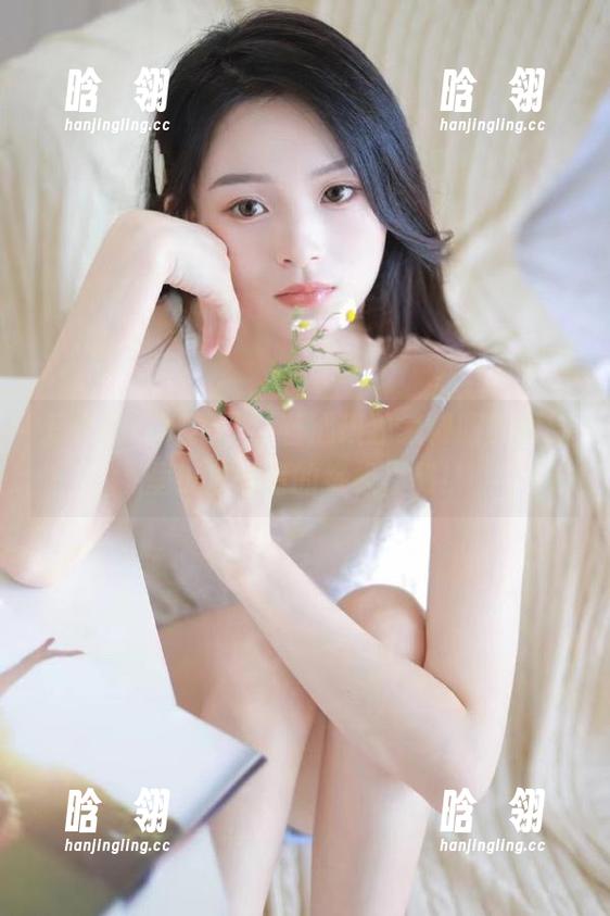 爱蜜社-石心琪 爱蜜社 - 笑抽了!石心琪独家制服美图,壁纸爱好者的终极福利!