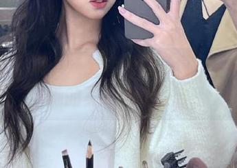 猎女神 – 妮小妖全套黑白写真，下载体验她的美与力量融合