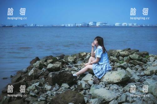 下载疯猫ss的泳装写真集，让你的夏日时光充满无限可能与想象！