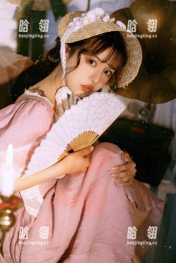 白龙猫女 微密圈 - 深入“白龙猫女”的世界:棉袜原图与魅力图片让你心动不已