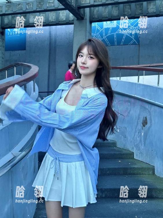 秀人网 - FoxYini孟狐狸夏天写真图集：感受阳光与自然融合的合集
