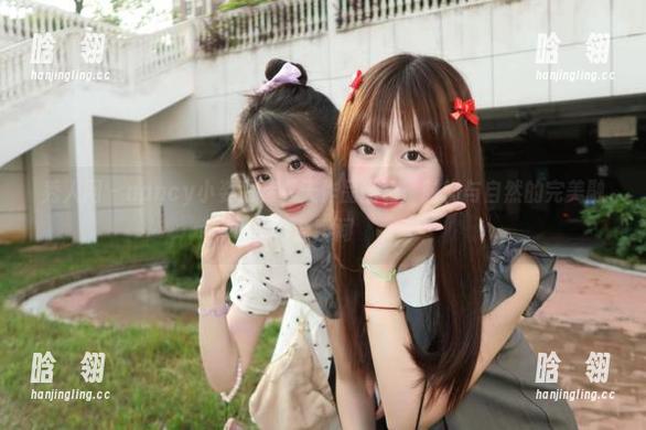 秀人网 - nancy小姿独特夏天作品图包：时尚与自然的完美融合瞬间