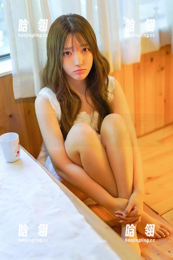 秀人网 - 快来欣赏于大小姐AYU的天台写真，免费美图让你目不暇接
