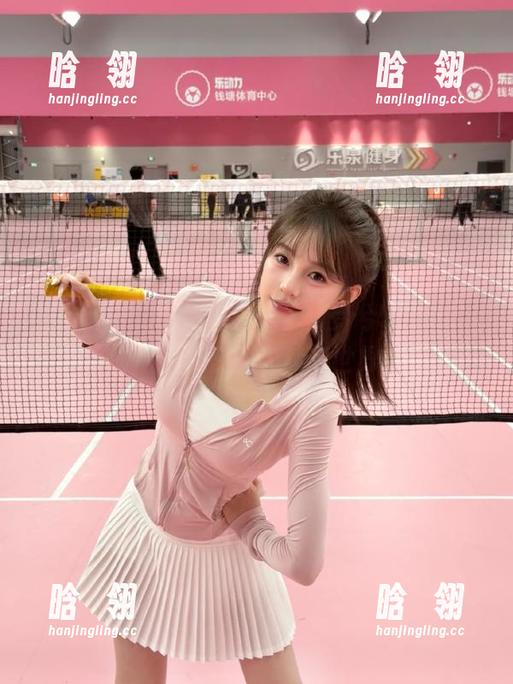 秀人网-何梦兮Stacy 秀人网 - 细腻肉丝写真,何梦兮Stacy全套原图带你踏入梦幻世界!