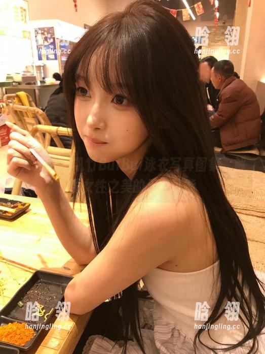秀人网 - 凯竹BuiBui泳衣写真图集，解锁女性之美的无穷可能