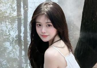 秀人网 – 周慕汐的天使写真，让让人沉醉的美图在指尖流淌！