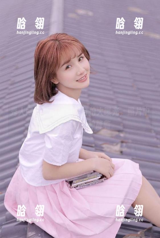 秀人网 - 夏甜甜美腿自拍大曝光，照片中的她宛如女神降临