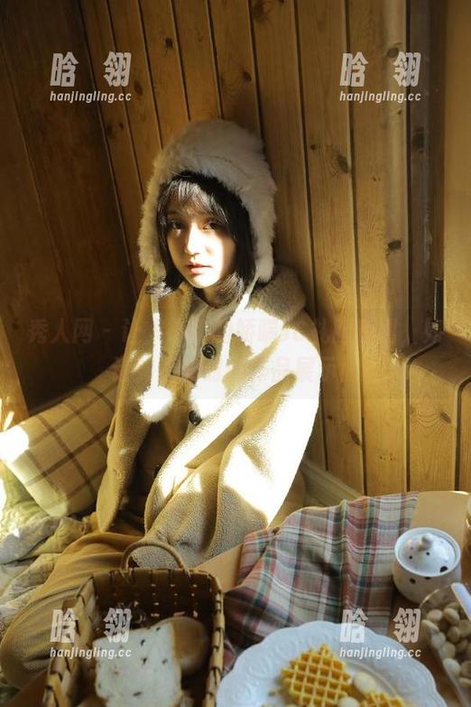 秀人网 - 让人心动的娇喘JC礼服套图，如诗如画的时尚作品展示！