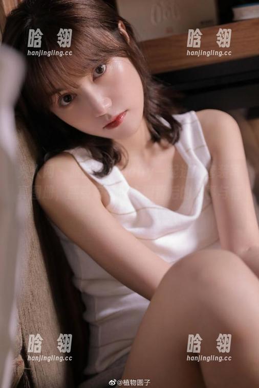 秀人网-娜娜baby 秀人网 - 跟随娜娜baby一起进入套装写真图册,感受每一件衣服背后的故事与情感