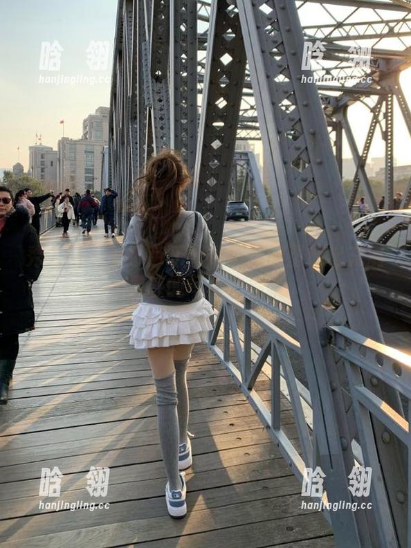 秀人网 - 看小芭乐如何用长腿塑造出充满灵感的写真作品集