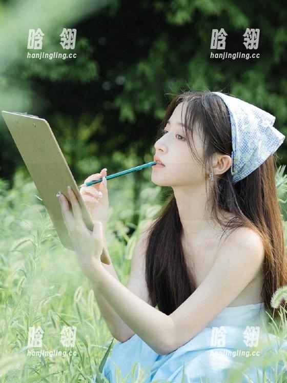 秀人网 - 尤Una娜海边写真套图，下载它，恍若随她一起漫步在金色沙滩！