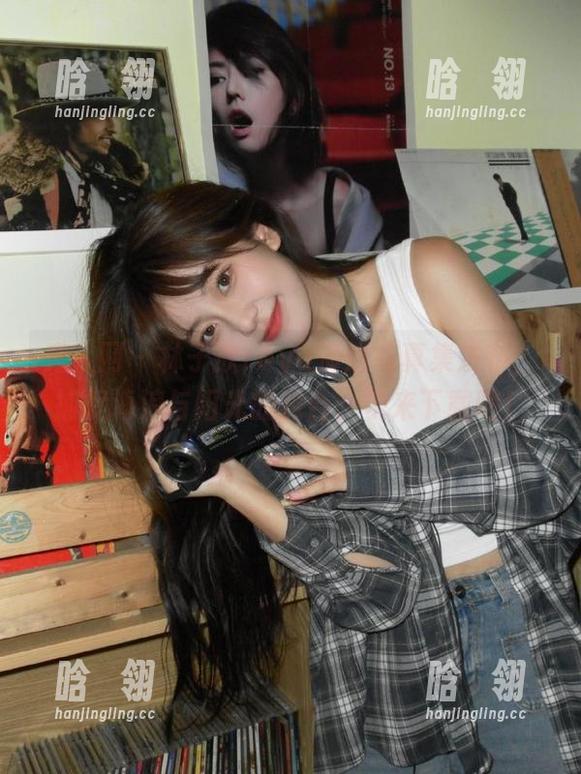 秀人网 - 林子欣reya海边写真集发布，捕捉海浪与阳光的融合，快来下载吧！