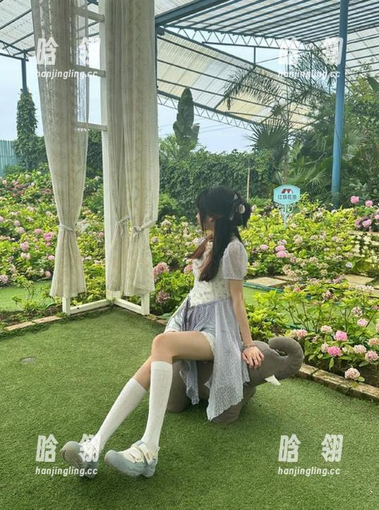 秀人网 - 玄子引领潮流，无圣光作品中的美腿展现出无限的性感魅力
