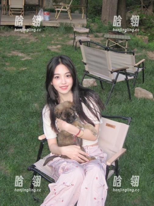 秀人网 - 迷人王雅姗是我白衬衫写真，精致套图资源带你领略时尚魅力