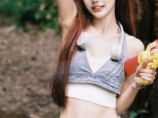 秀人网 – 白沫御姐写真集中，网盘下载与美丽同行！