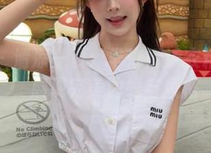 秀人网 – 清凉一夏：芈琳娜泳衣精选图集，展现完美曲线与风格
