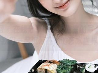 秀人网 – 在线分享苏曼兮教室的写真原图，让我们一起沉浸在她的艺术世界里。