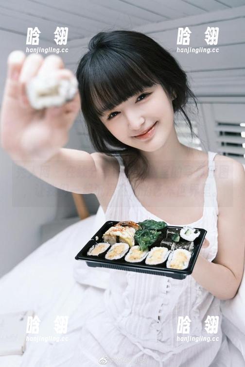 秀人网-苏曼兮 秀人网 - 在线分享苏曼兮教室的写真原图,让我们一起沉浸在她的艺术世界里。