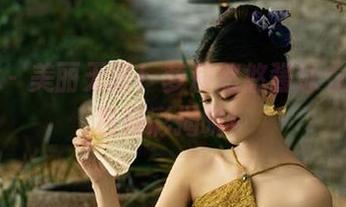 秀人网 – 美丽无限！萝莉悠悠酱泳衣写真图包精彩揭晓！