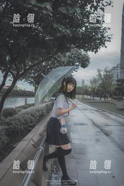 秀人网 - 诗诗最新校服写真作品集：捕捉青春岁月的美好瞬间