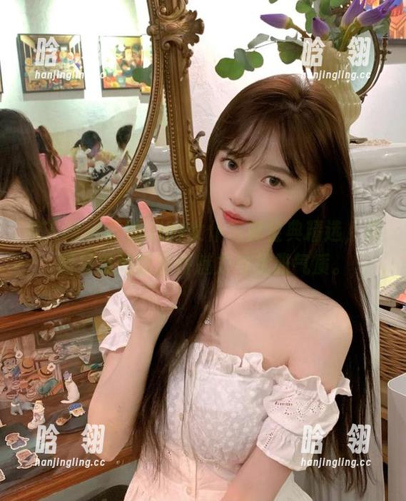 秀人网 - 黄婧GIGI女仆写真金典精选，原图呈现她的独特魅力与优雅气质。