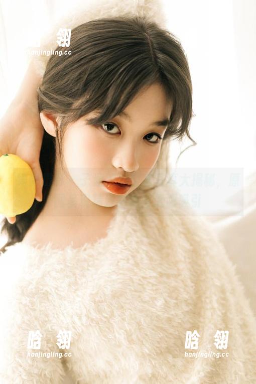 绮梦摄影-子涵 绮梦摄影 - 子涵美脚全套写真大揭秘,原图呈现精致时尚与无限吸引