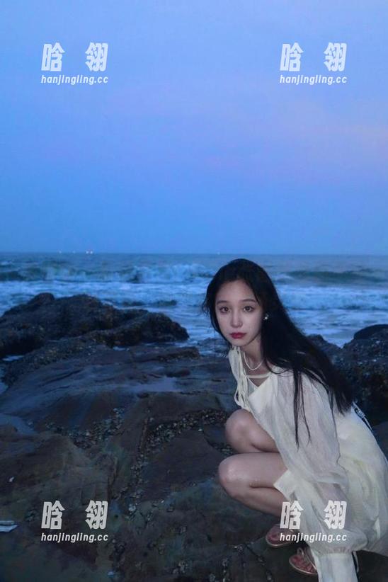 美媛馆 - 原图首发！luna张静燕最新职业装写真，激发你的职场灵感