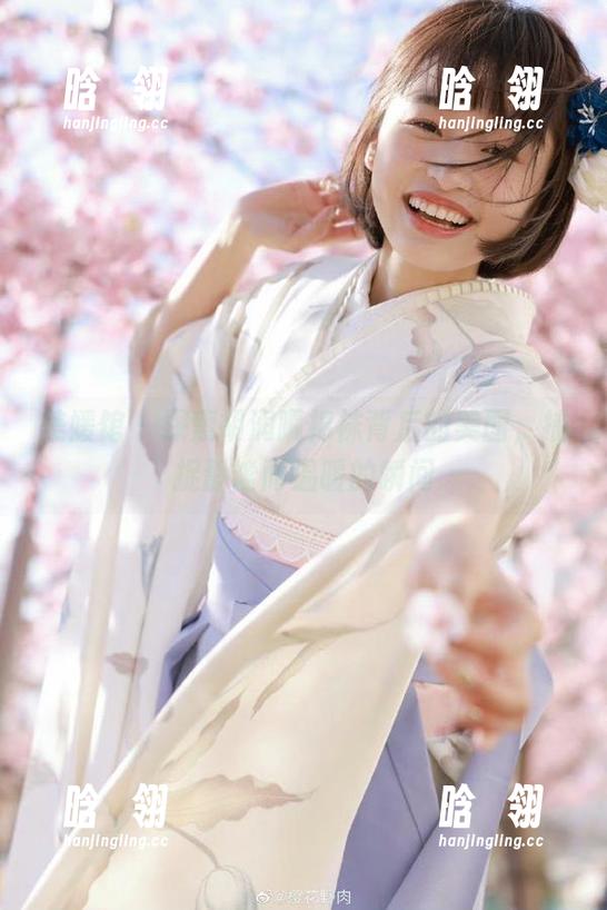 美媛馆-胡润曦 美媛馆 - 探索胡润曦棉袜背后的美图,捕捉静谧而温暖的瞬间