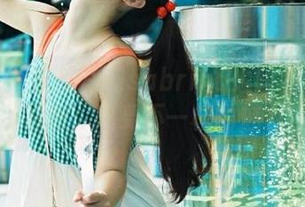 美媛馆 – 享受许诺sabrina透明图包里的福利，感受不一样的魅力