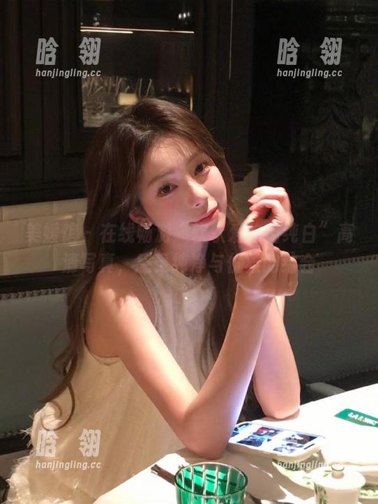 美媛馆-软软爱吃肉 美媛馆 - 在线畅游“软软爱吃肉纯白”高清写真,感受纯净与优雅的结合