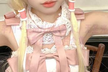 感受芊川一笑MNK的艺术：无圣光眼镜写真经典图片合集